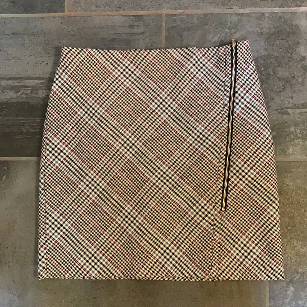 plaid/houndstooth skirt with zipper detail